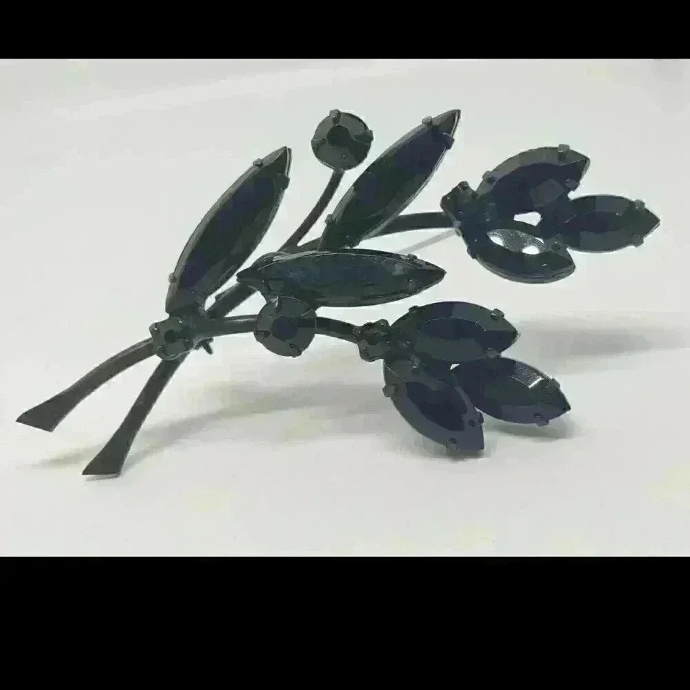 Vintage Brooch Jett Black Rhinestones Japanned Finish Leaf Mourning - Picture 4 of 6